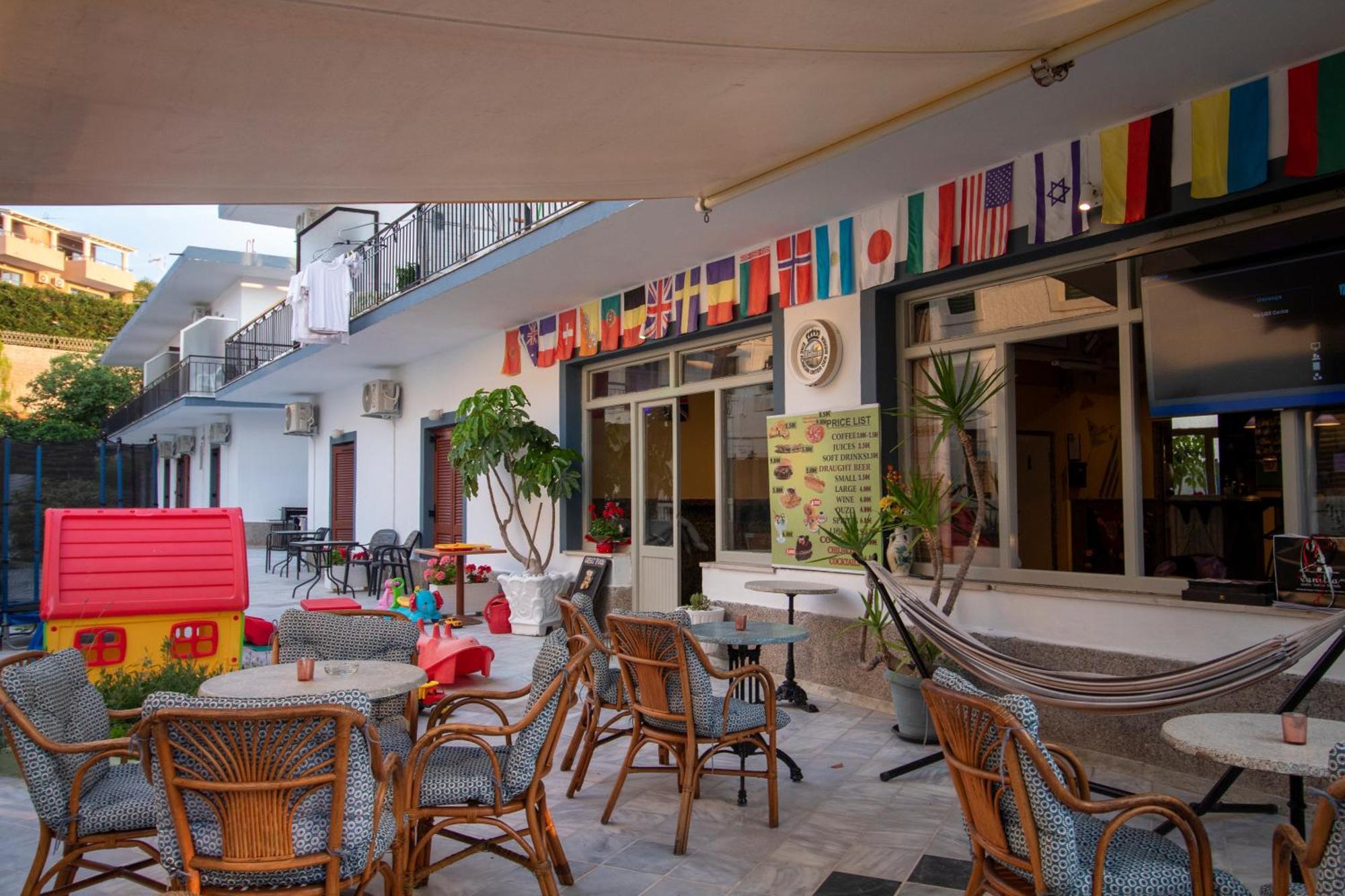 Harry'S Bar & Apartments 1 Acharavi  Exterior foto